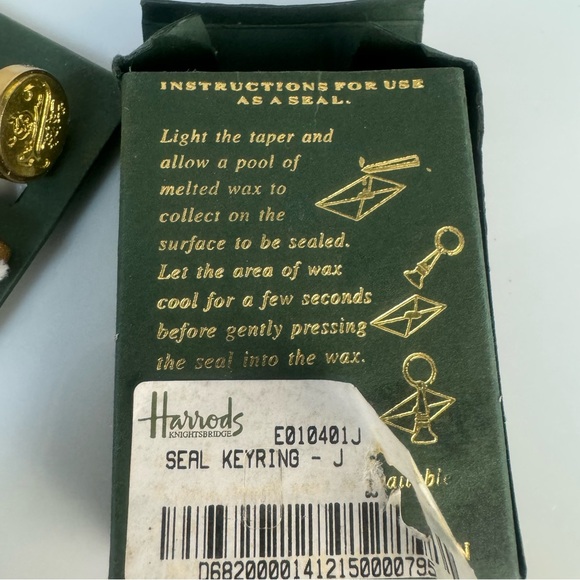Harrod’s seal keyring Knightsbridge NWT - Picture 6 of 6